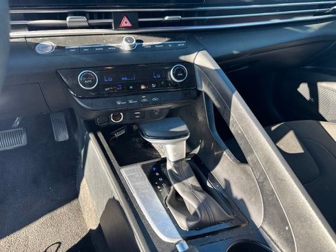 Used 2024 Hyundai Elantra SEL FWD image 7