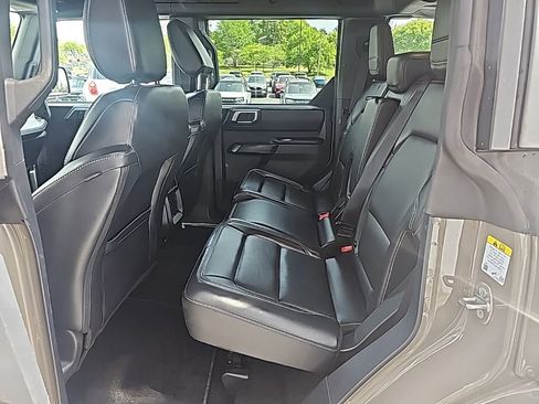 Used 2025 Ford Bronco Outer Banks AWD/4WD image 11