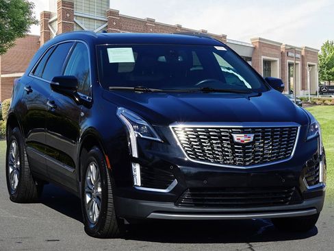 Used 2022 Cadillac XT5 Premium Luxury image 3