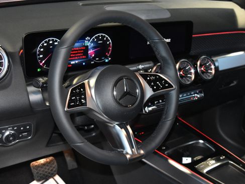 New 2026 Mercedes-Benz GLB 250 4MATIC image 2