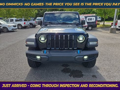 Used 2023 Jeep Wrangler Unlimited AWD/4WD image 2