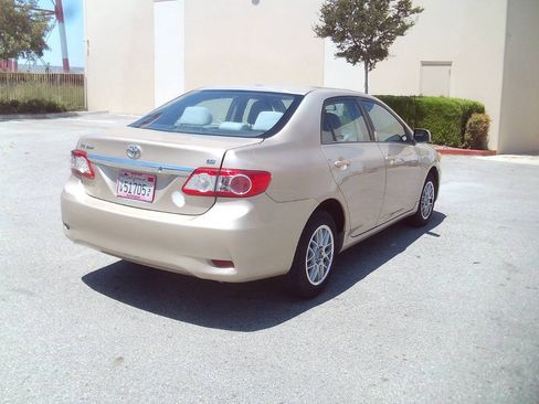 Used 2011 Toyota Corolla LE FWD image 4