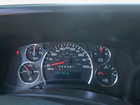 Used 2018 Chevrolet Express 2500 w/ Driver Convenience Package RWD image 19