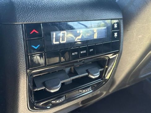 Used 2023 Jeep Grand Cherokee L Laredo AWD/4WD image 27