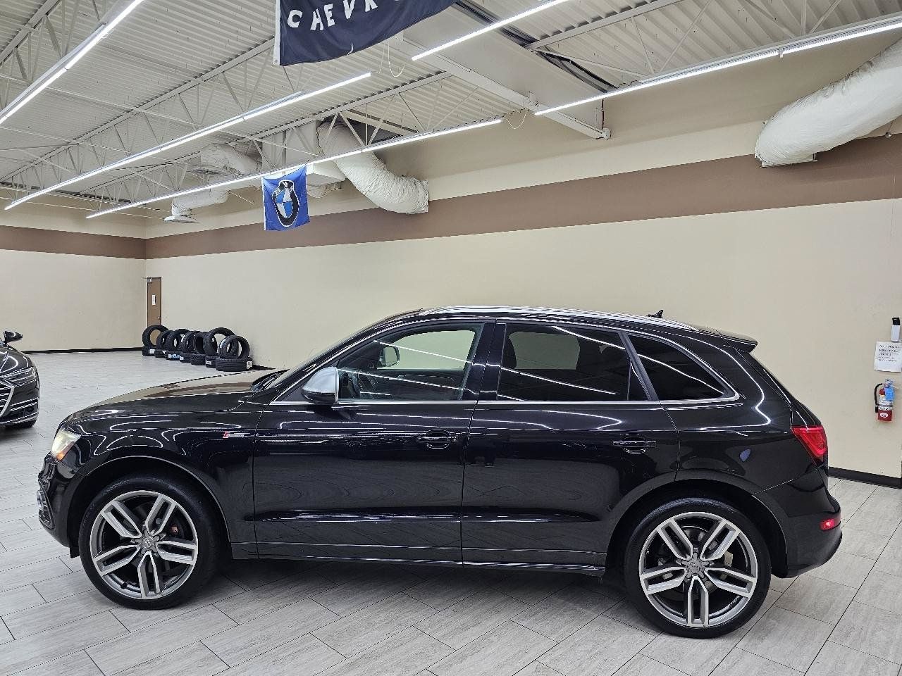 Used 2014 Audi SQ5 Prestige w/ Prestige Package AWD/4WD image 9