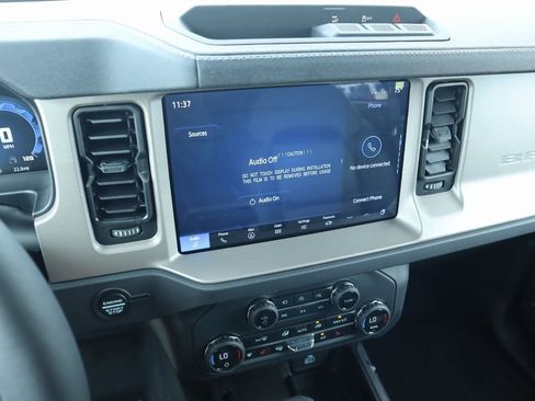 New 2025 Ford Bronco Outer Banks AWD/4WD image 7