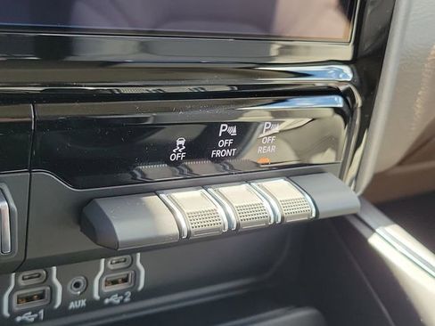 New 2026 RAM 1500 Laramie AWD/4WD image 23