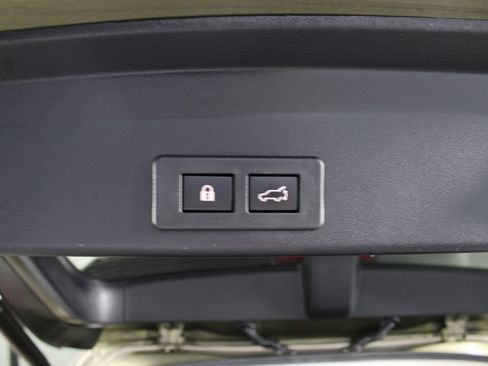 Used 2023 Subaru Ascent Touring AWD/4WD image 23
