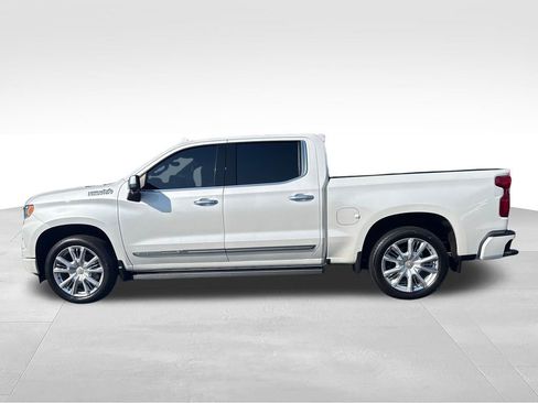 Used 2024 Chevrolet Silverado 1500 High Country AWD/4WD image 2