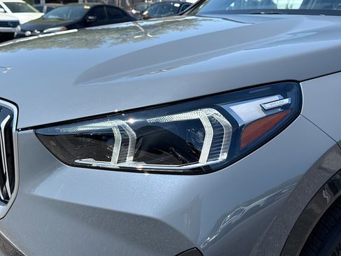 Used 2025 BMW X1 xDrive28i w/ Technology Package image 9