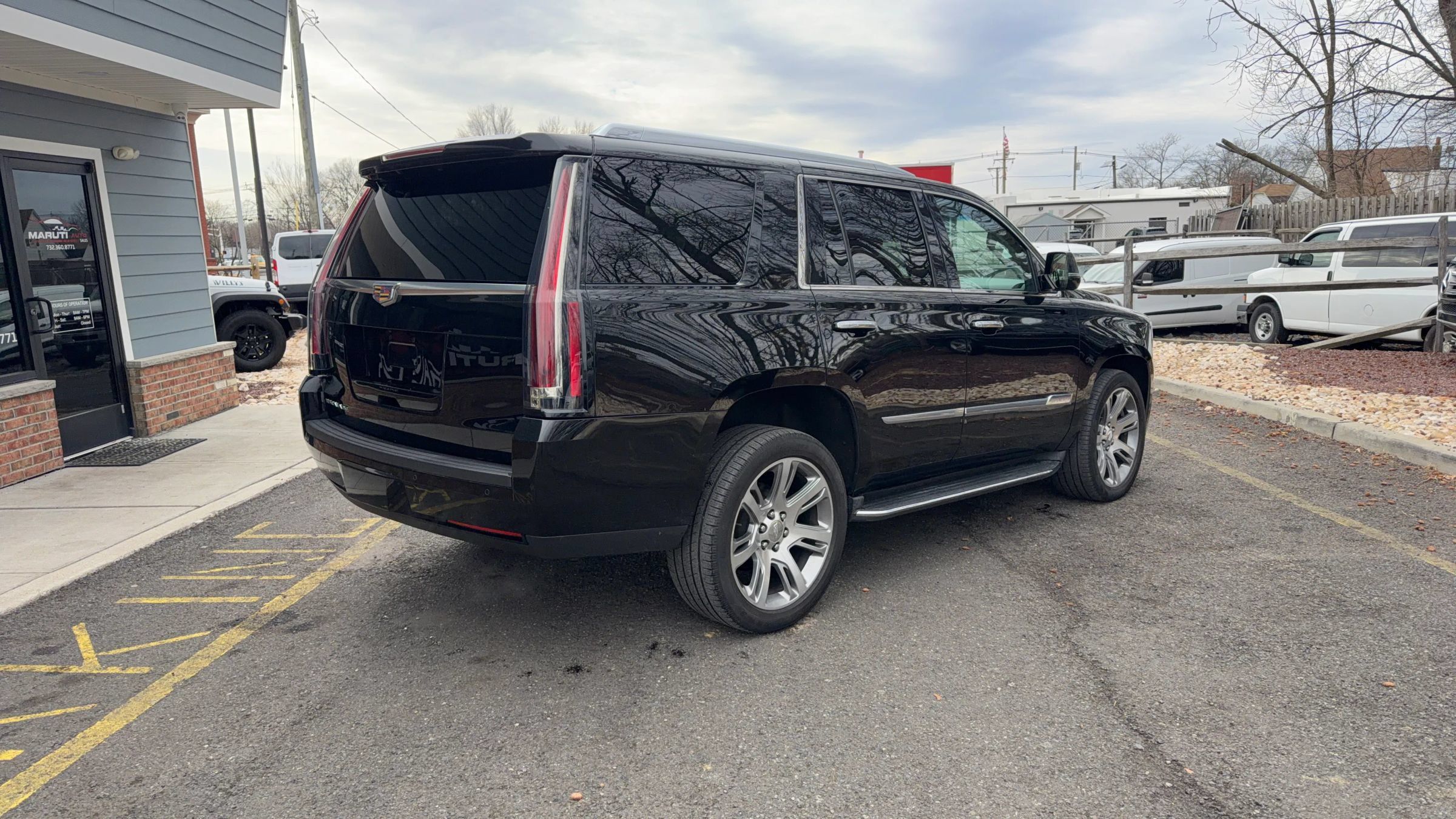 Used 2016 Cadillac Escalade Luxury AWD/4WD image 5