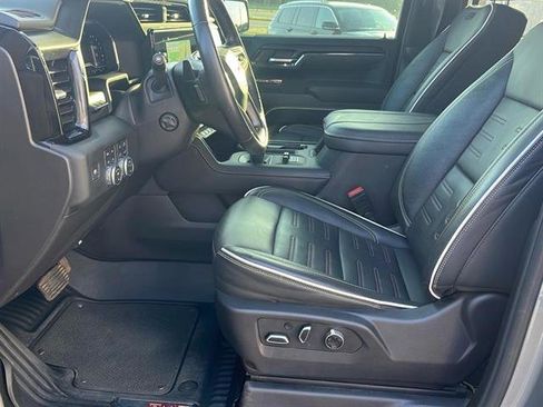 Used 2024 GMC Sierra 1500 AT4X image 12