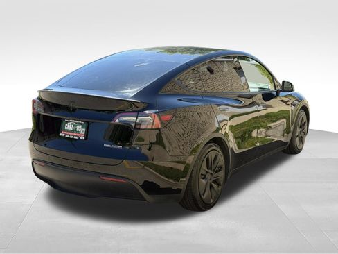 Used 2023 Tesla Model Y Performance AWD/4WD image 5