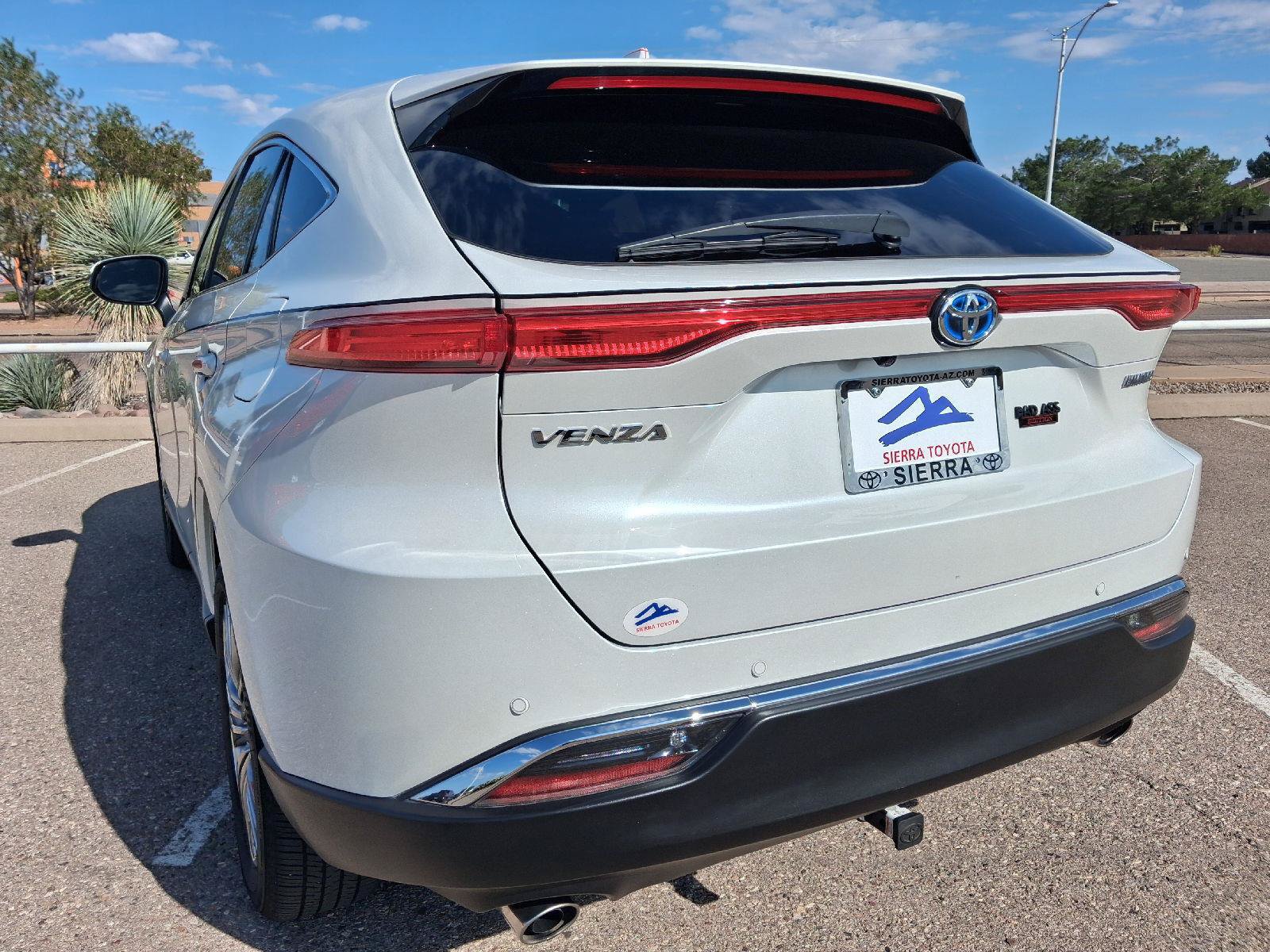 Used 2024 Toyota Venza Limited AWD/4WD image 11