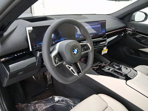 New 2026 BMW 530i w/ M Sport Package RWD image 4