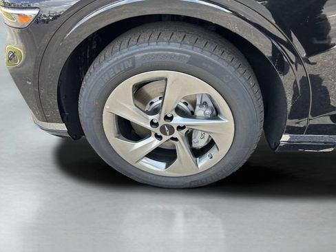 New 2026 Genesis GV70 2.5T Advanced AWD/4WD image 37