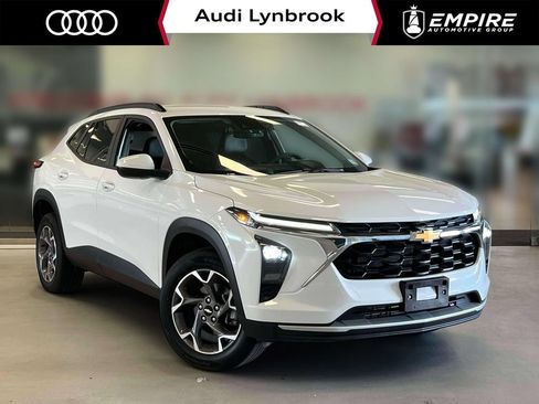Used 2024 Chevrolet Trax LT FWD image 1