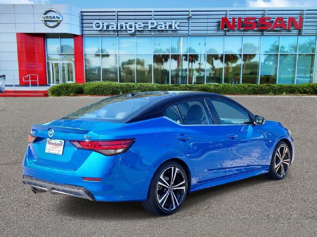 Used 2023 Nissan Sentra SR w/ SR Premium Package FWD image 4