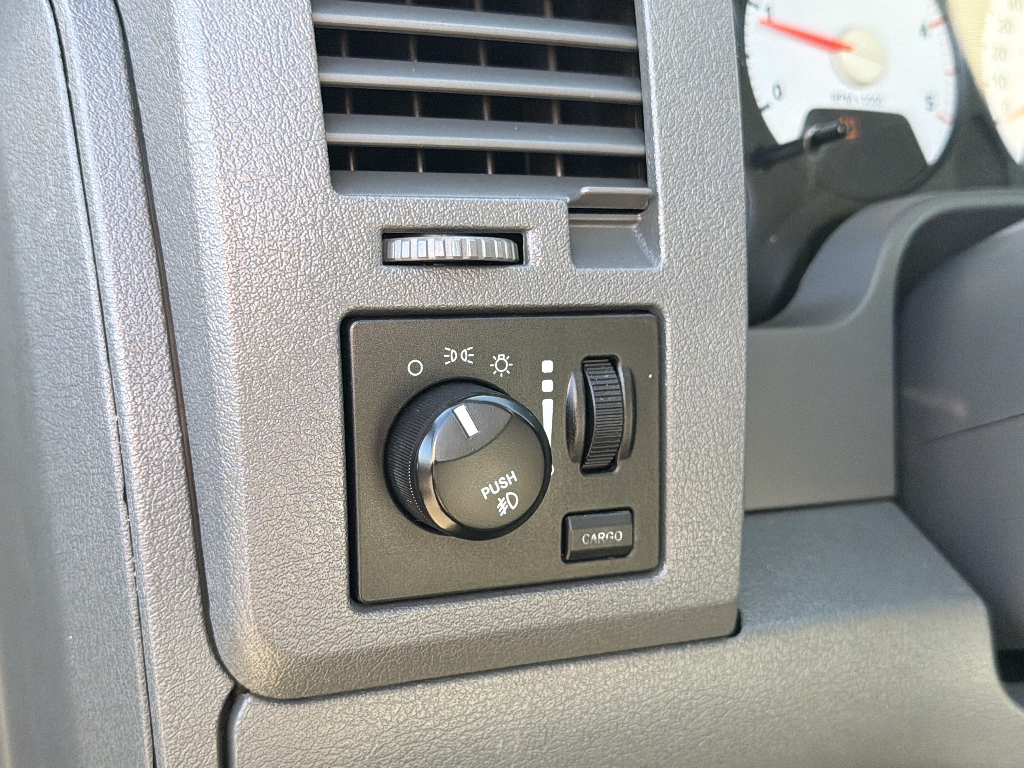 Used 2008 Dodge Ram 2500 Truck ST w/ Popular Equipment Group AWD/4WD image 14