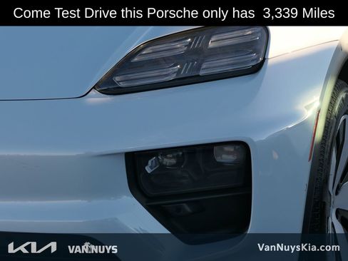 Used 2024 Porsche Macan 4 Electric image 8