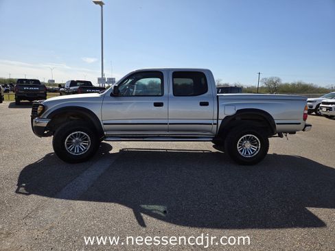 Used 2004 Toyota Tacoma PreRunner image 4