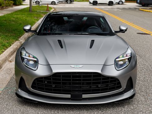 Used 2024 Aston Martin DB12 Coupe RWD image 21