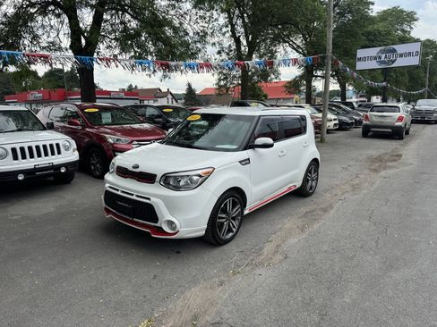 Used 2014 Kia Soul + FWD image 1