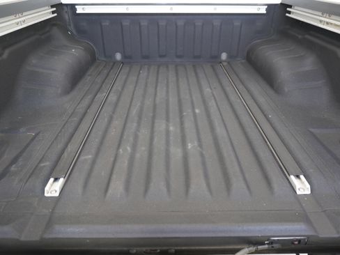 Used 2013 Nissan Frontier SV w/ SV Value Truck Pkg RWD image 21