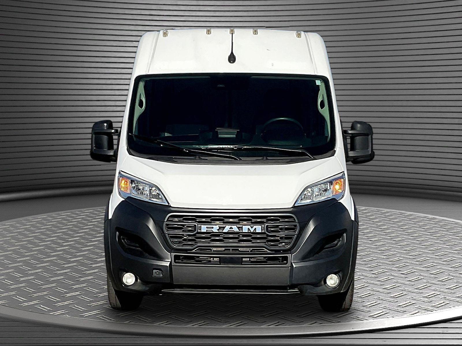 Used 2025 RAM ProMaster 2500 w/ Convenience Group FWD image 2