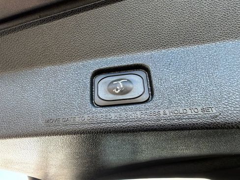 Used 2018 Ford Explorer Platinum AWD/4WD image 49
