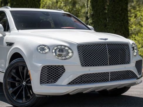 Used 2022 Bentley Bentayga image 6