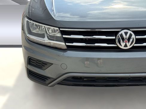 Used 2021 Volkswagen Tiguan SE w/ Panoramic Sunroof Package FWD image 11