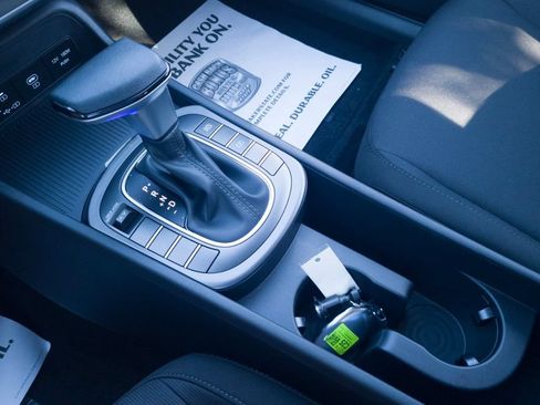 New 2027 Hyundai Kona SE FWD image 25