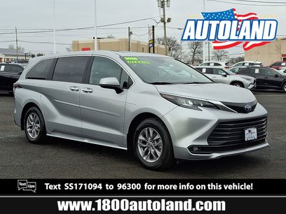 Used 2025 Toyota Sienna XLE