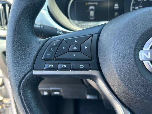 Used 2025 Nissan Versa SV FWD image 19