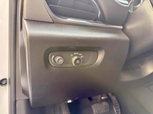 Used 2020 Chevrolet Traverse LS image 36