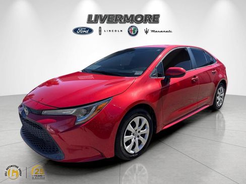 Used 2020 Toyota Corolla LE FWD image 1