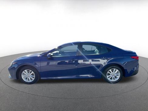 Used 2025 Toyota Camry LE image 9
