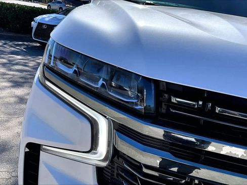 Used 2021 Chevrolet Suburban RST w/ Luxury Package image 28