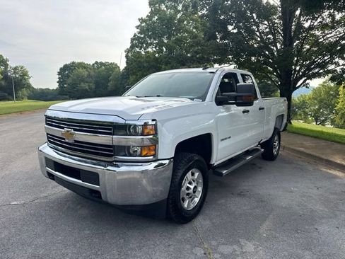 Used 2018 Chevrolet Silverado 2500 W/T w/ WT Convenience Package AWD/4WD image 3
