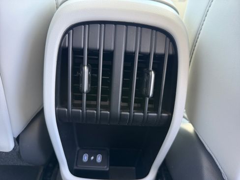 Used 2024 Hyundai Kona Limited AWD/4WD image 31