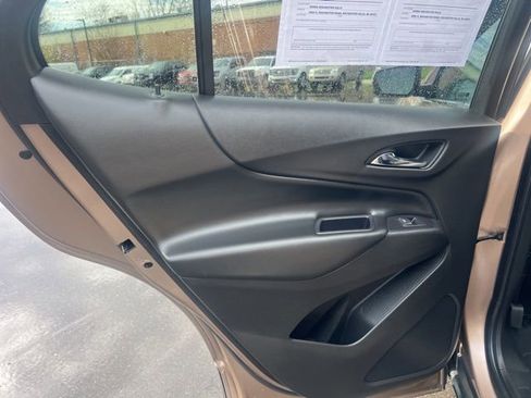 Used 2019 Chevrolet Equinox LT w/ Driver Convenience Package FWD image 15