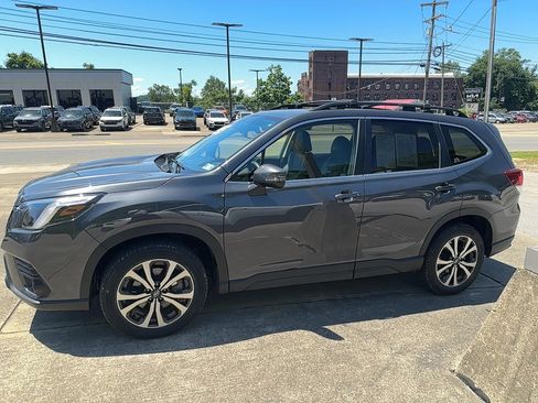 Used 2024 Subaru Forester Limited w/ Convenience Package AWD/4WD image 7