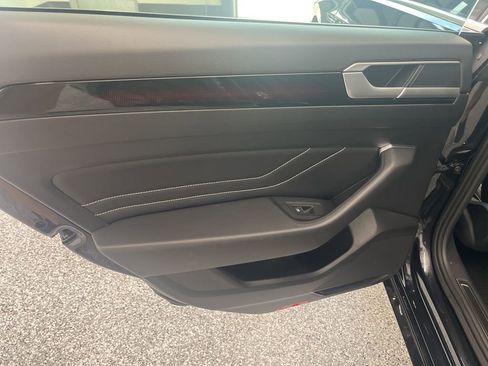 Used 2023 Volkswagen Arteon SEL image 32