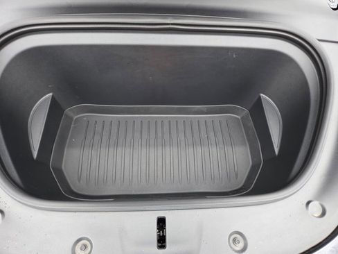 Used 2023 Tesla Model Y Long Range image 43