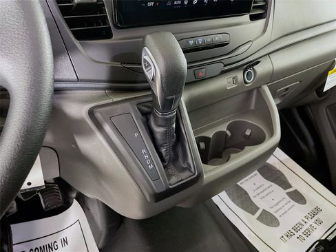 New 2025 Ford Transit 250 148 Medium Roof image 17