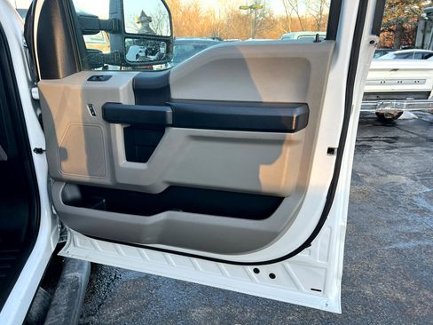 Used 2019 Ford F250 XL w/ Power Equipment Group image 17