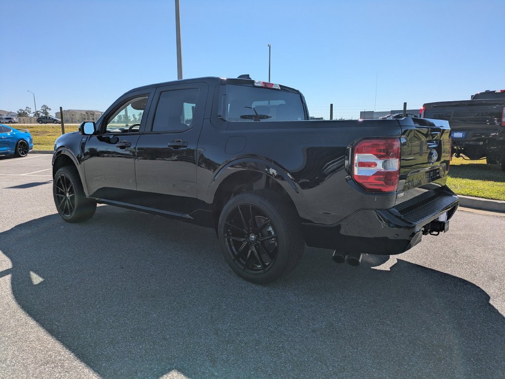 New 2026 Ford Maverick XLT w/ XLT Luxury Package FWD image 8
