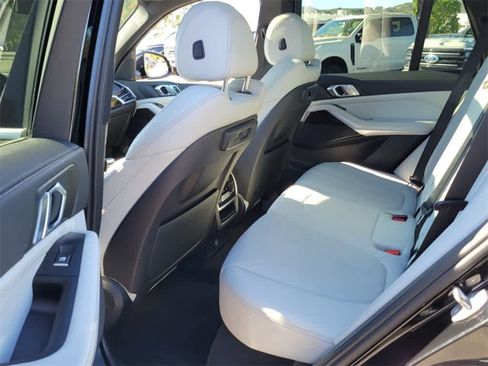 Used 2023 BMW X5 xDrive40i image 10