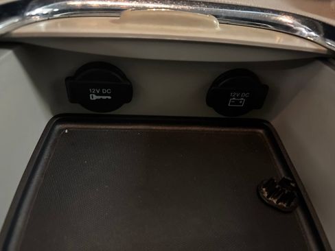 Used 2015 Dodge Grand Caravan SXT w/ UConnect Hands-Free Group FWD image 13